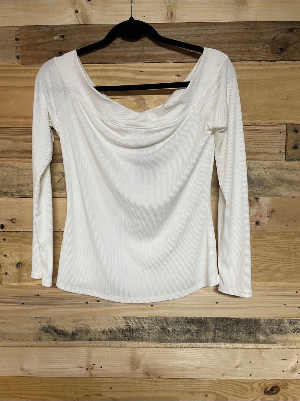 Elloh size XL Elegant White Long Sleeve Off The Shoulders Soft and Stretchy Top